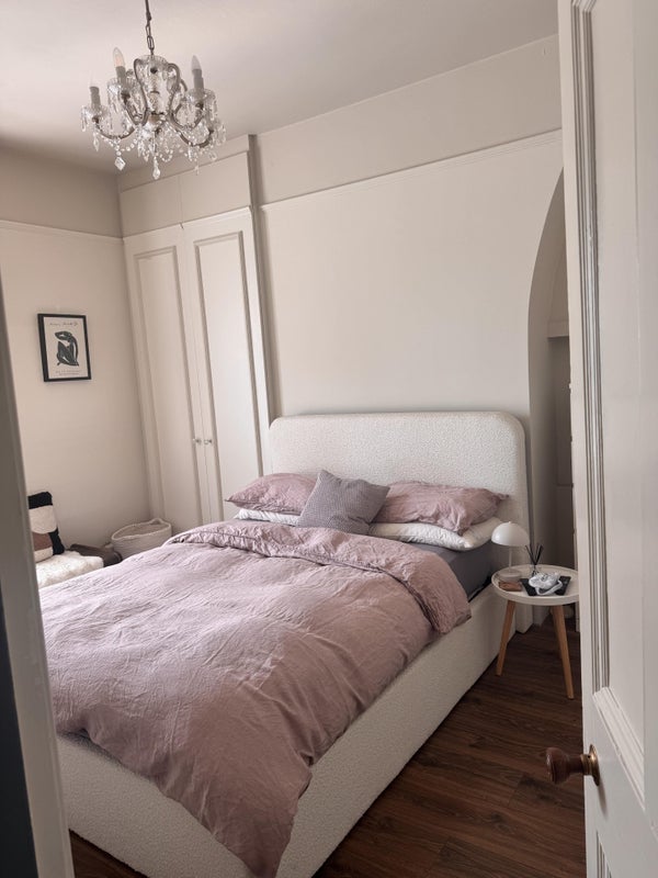 Room Hollins Lane in Bury