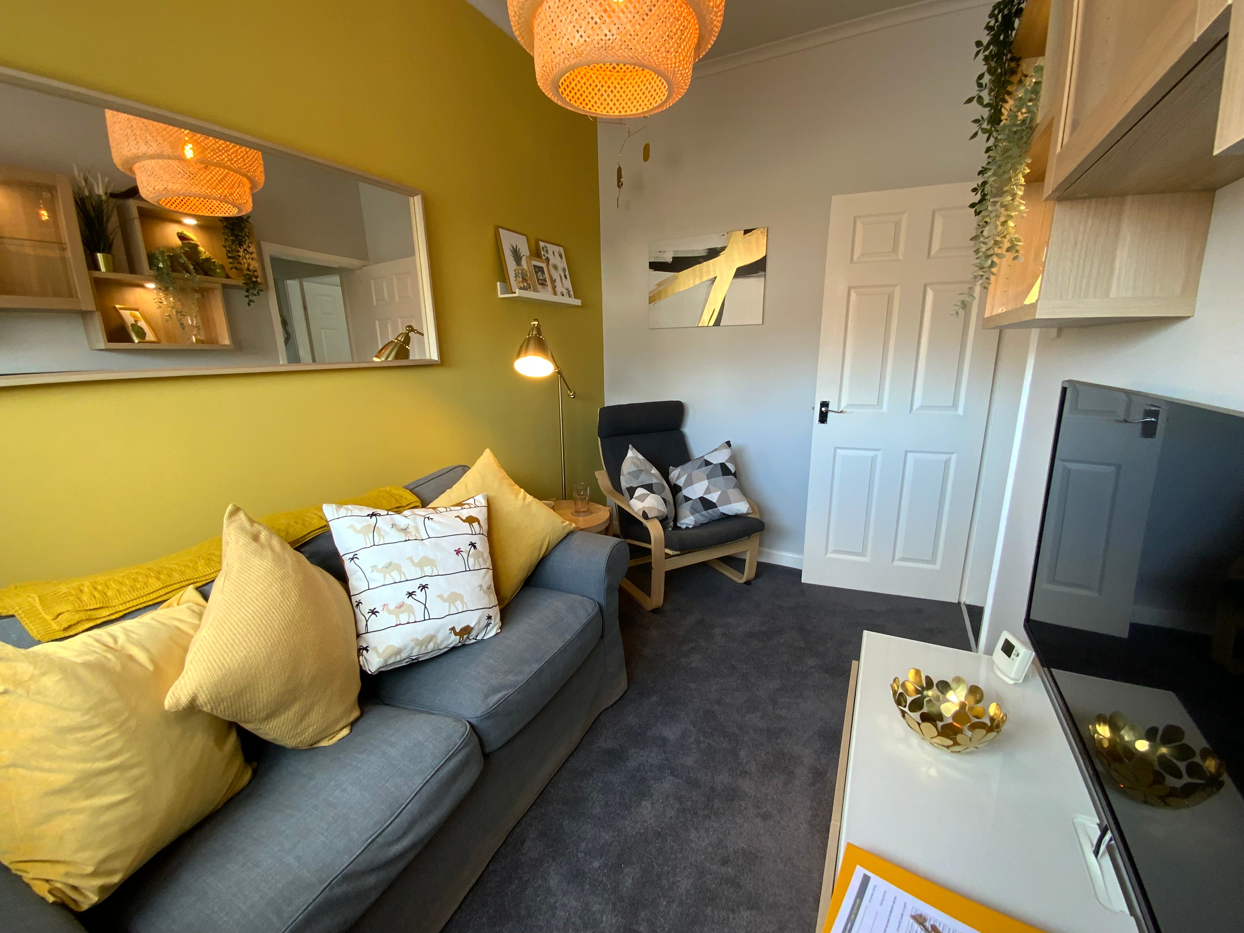 Flat Charles Court in Leeds