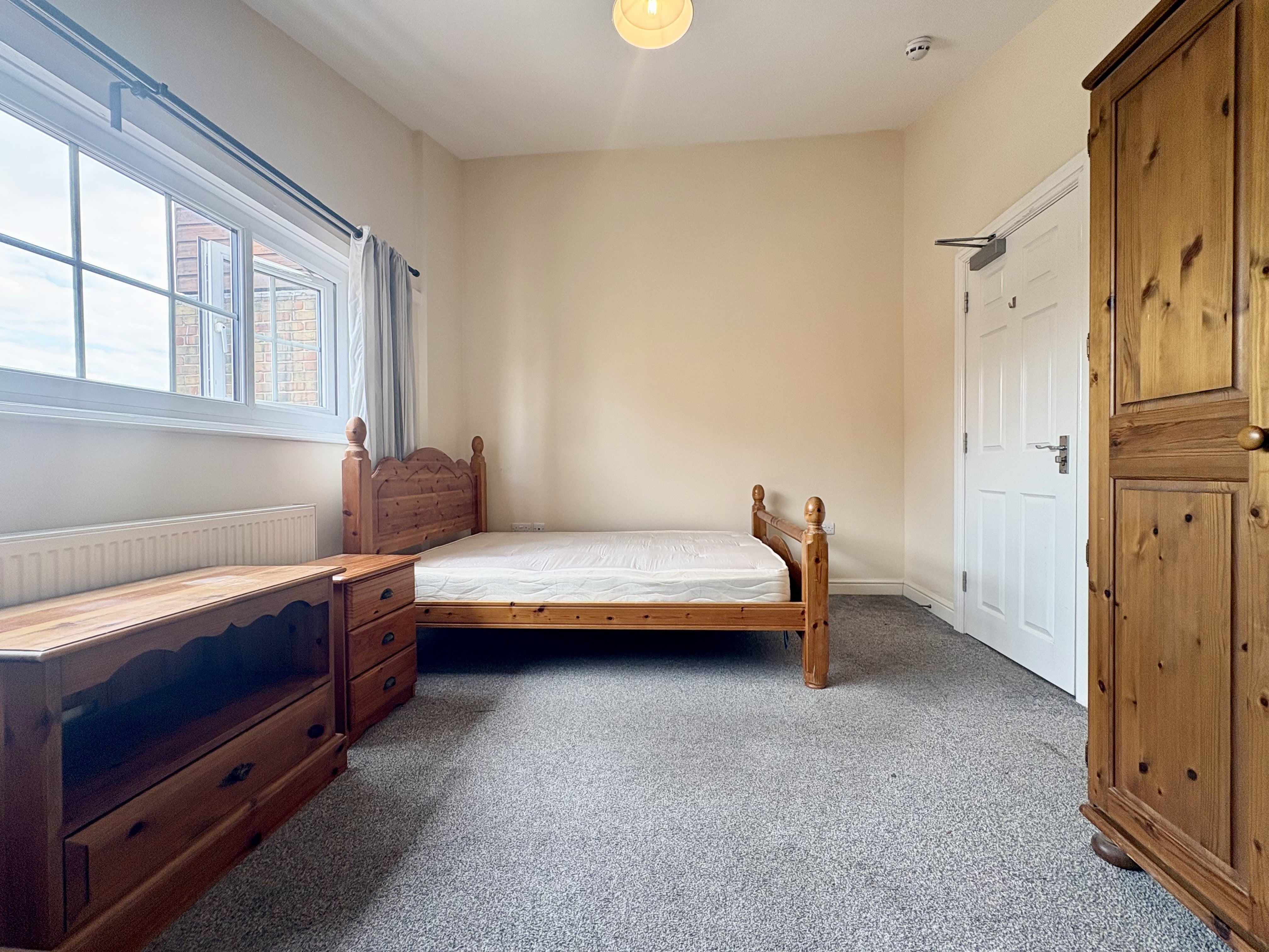 Room Phoenix Place in Dartford