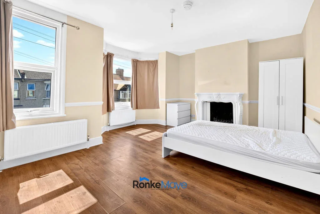House Manor Road in Greater London