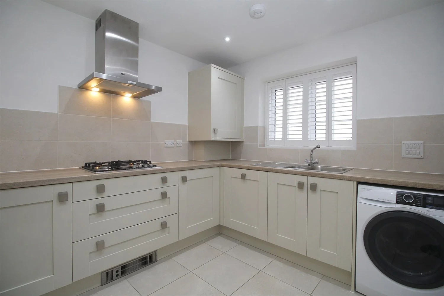 House Foster Close in Charnwood
