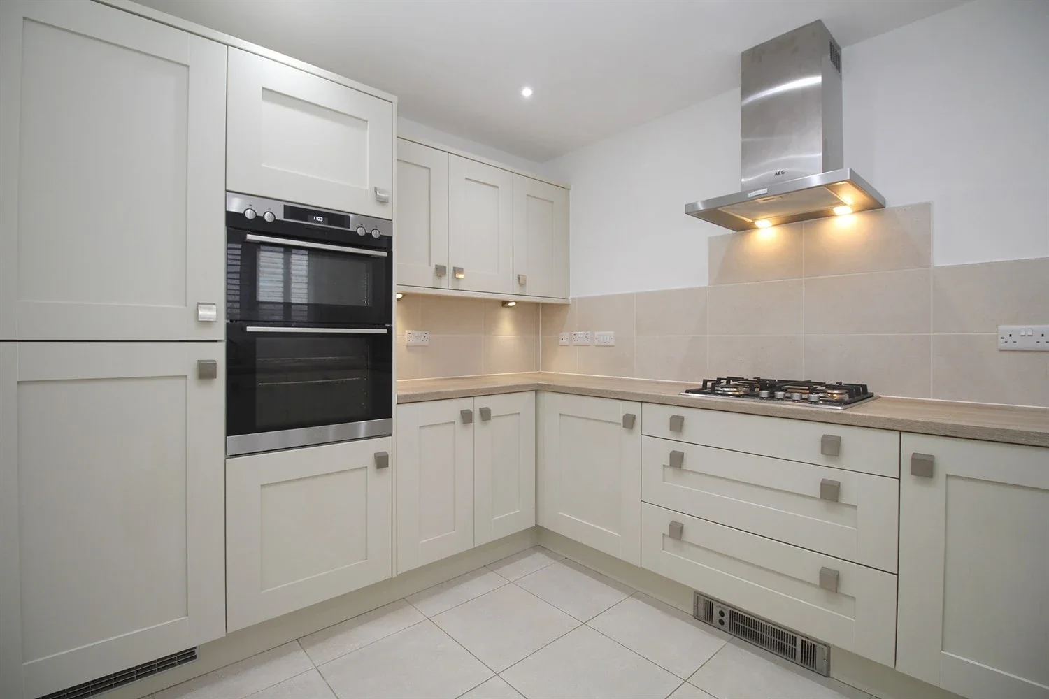 House Foster Close in Charnwood