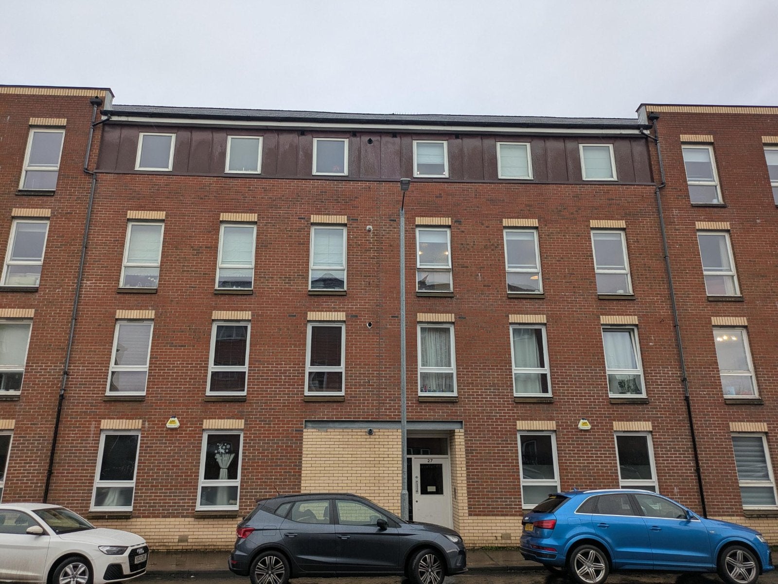 Flat McPhail Street in Glasgow