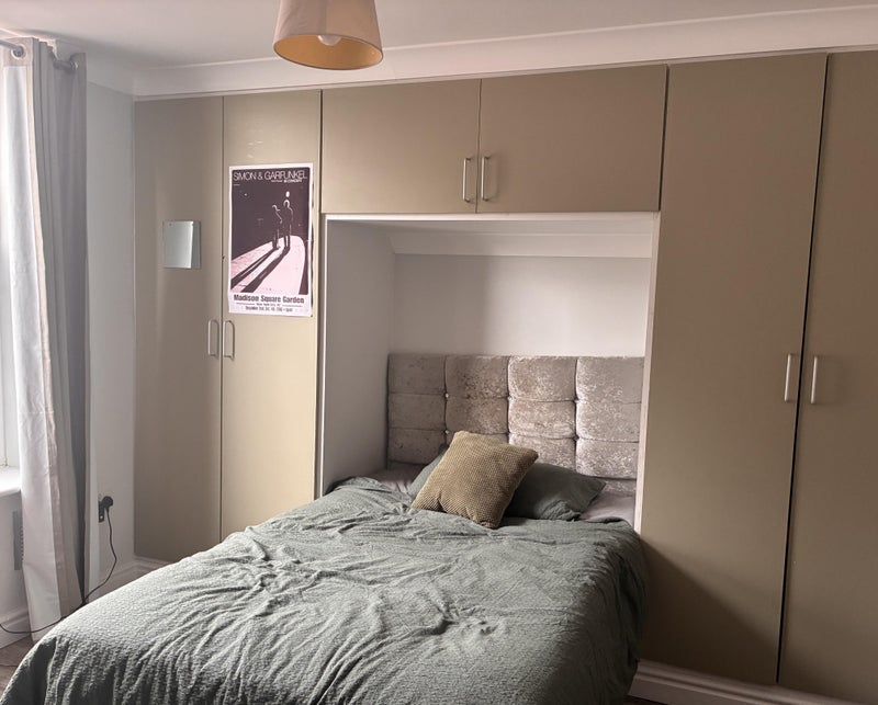 Room Rhymney Street in Cardiff