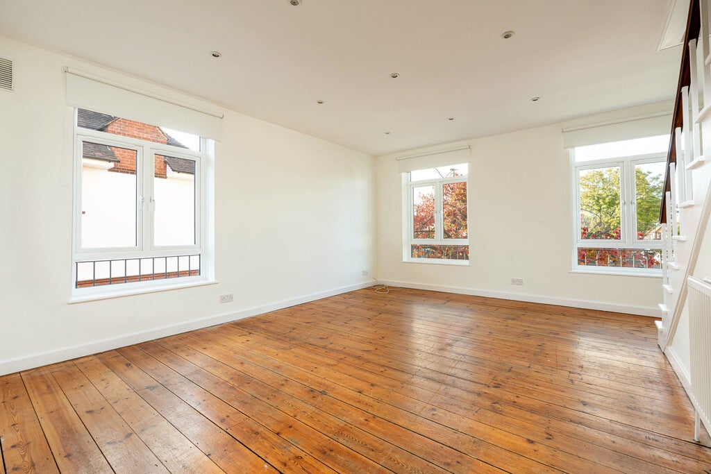 House Royal George Mews in Greater London