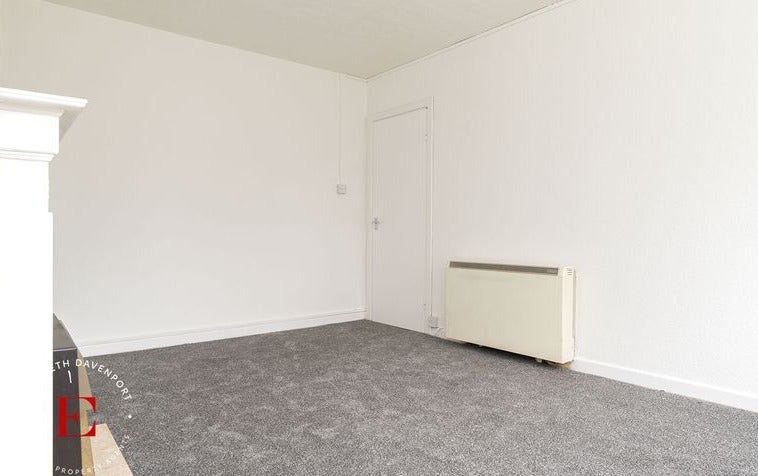 Flat Whateley's Drive in Kenilworth