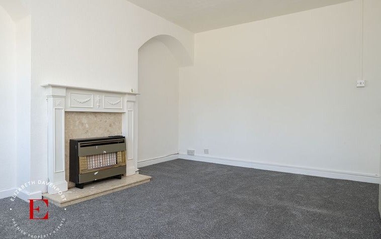 Flat Whateley's Drive in Kenilworth