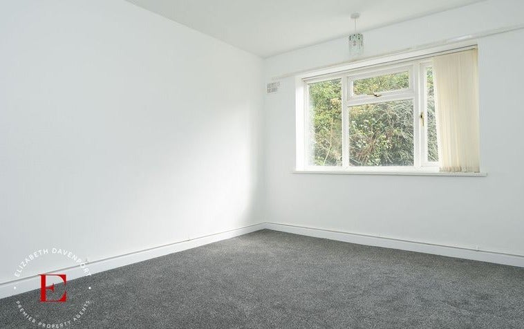 Flat Whateley's Drive in Kenilworth