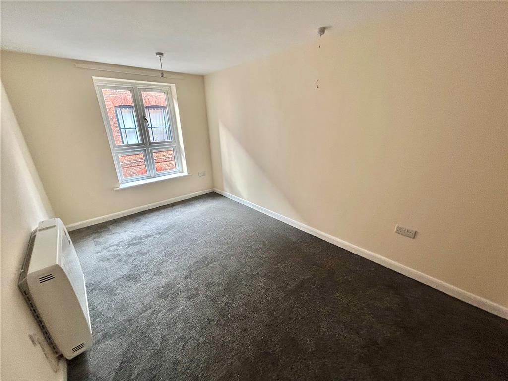 Flat Short Stairs in Nottingham