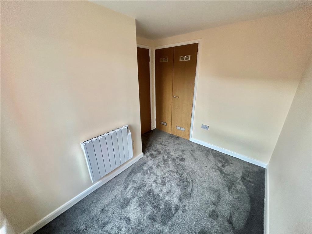 Flat Short Stairs in Nottingham