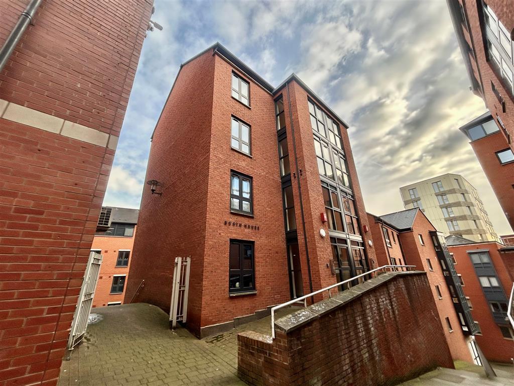 Flat Short Stairs in Nottingham