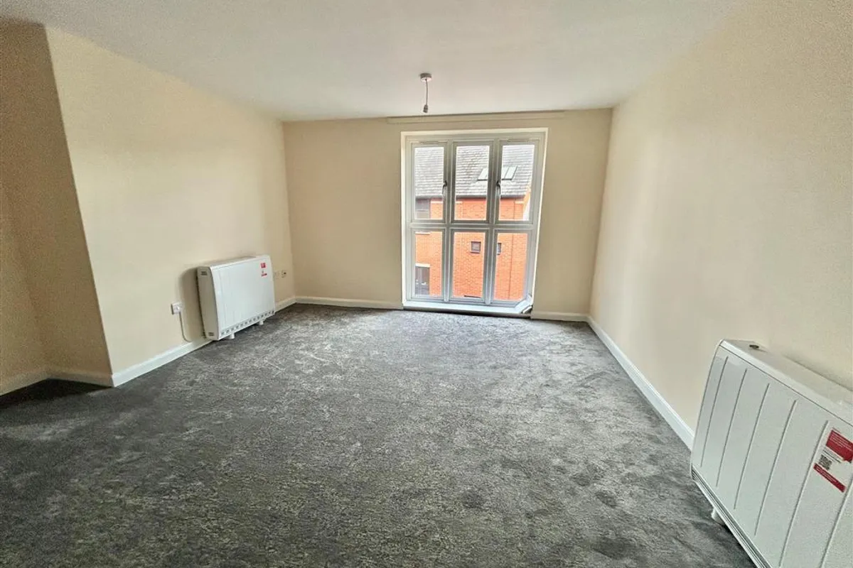 Flat Short Stairs in Nottingham