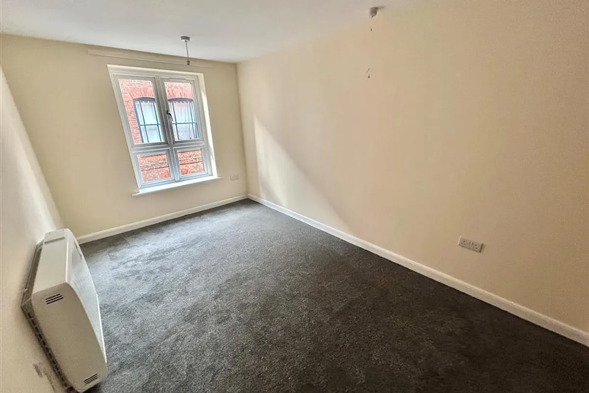 Flat Short Stairs in Nottingham