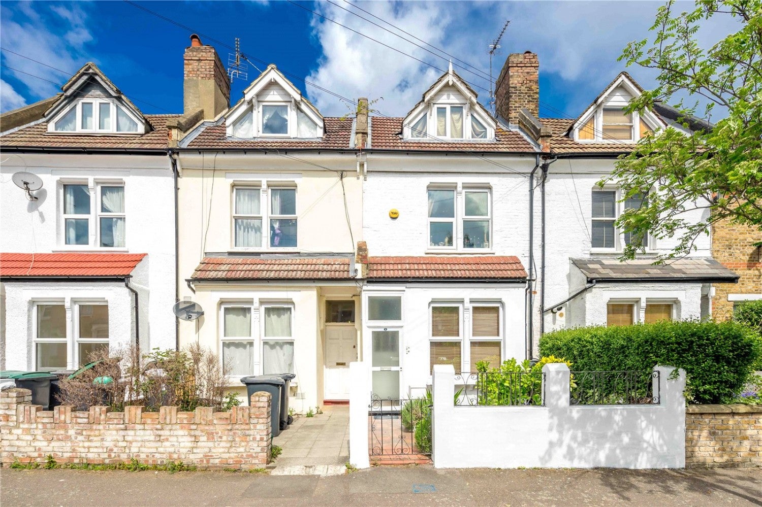 Flat Townsend Road in Greater London