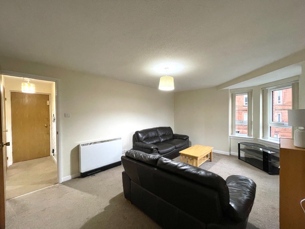 Flat Aikenhead Road in Glasgow
