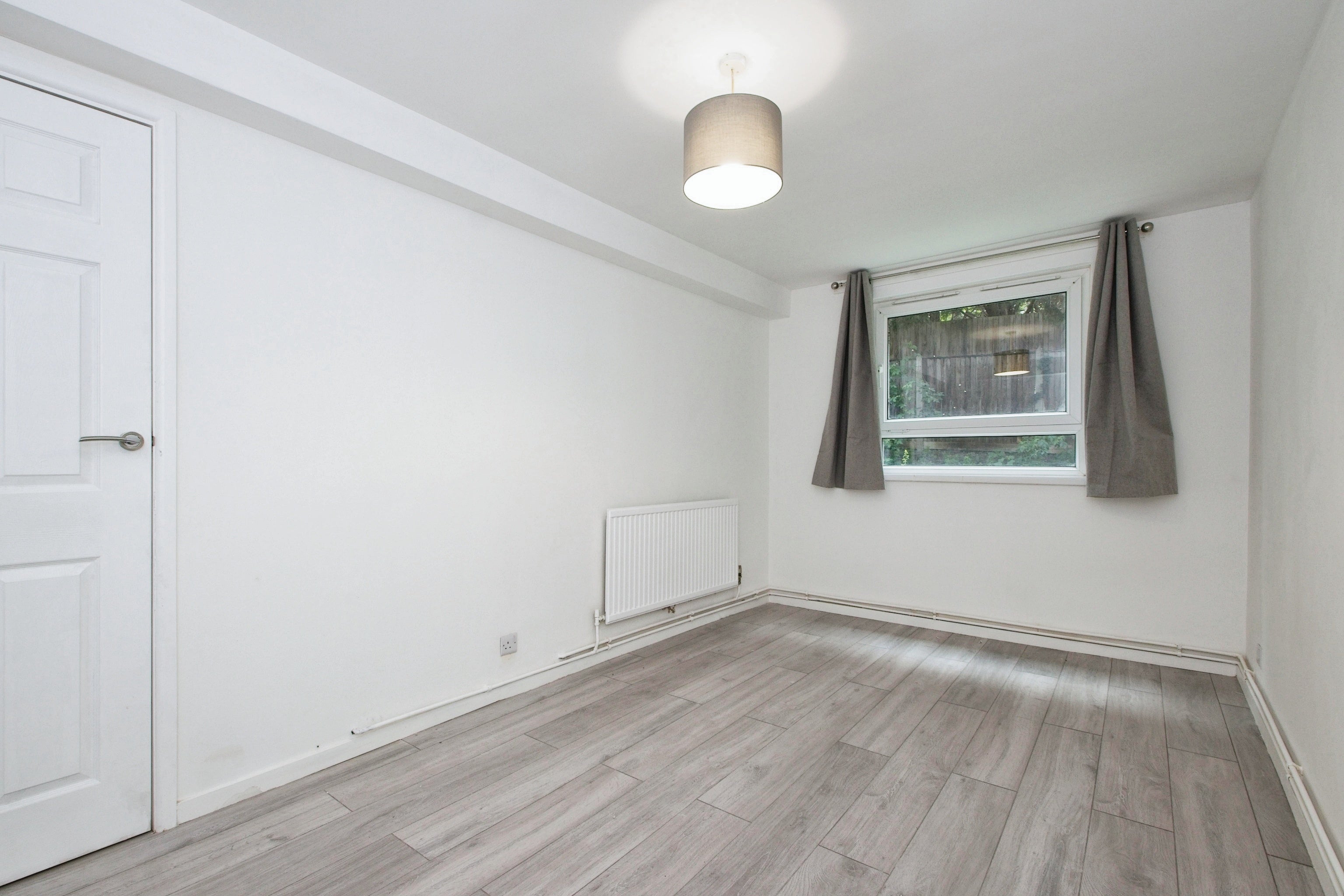 Flat Reeves Road in Greater London