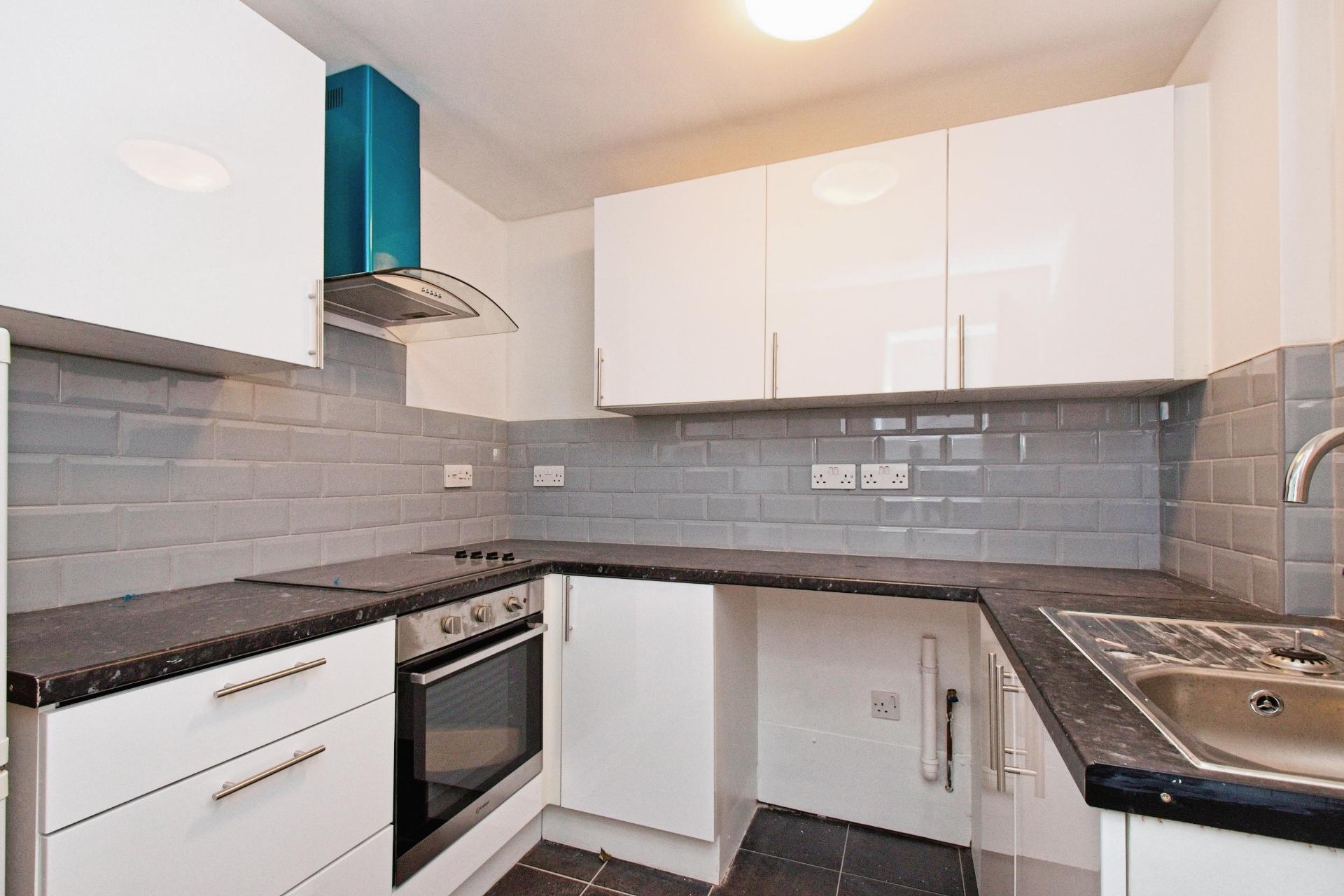 Flat Reeves Road in Greater London