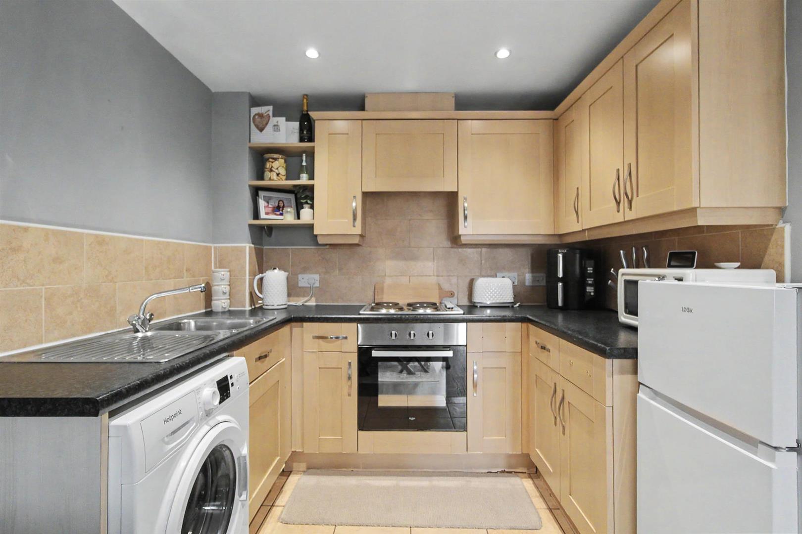 Flat Edison Way in Nottingham