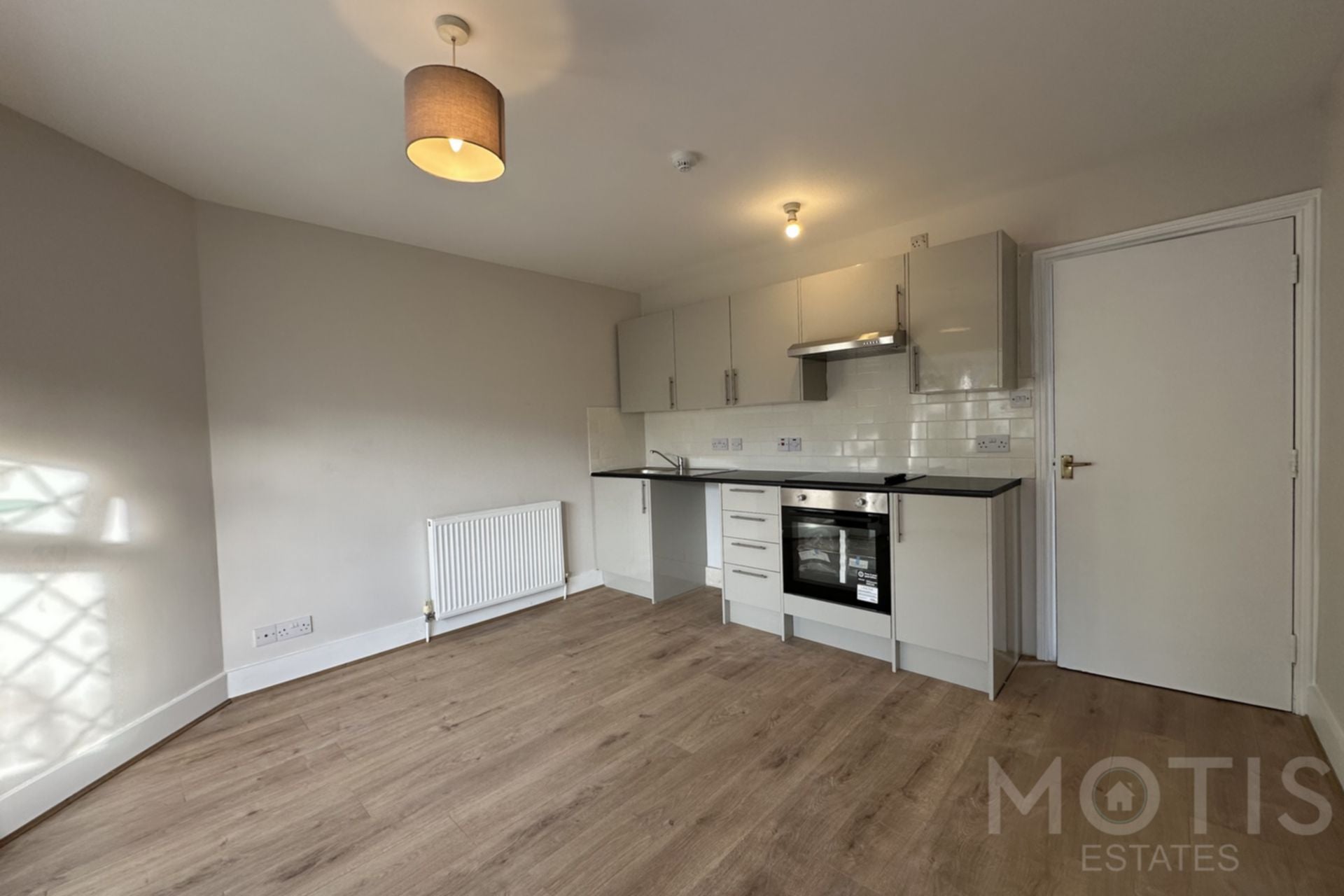 Flat Cheriton Road in Folkestone and Hythe District