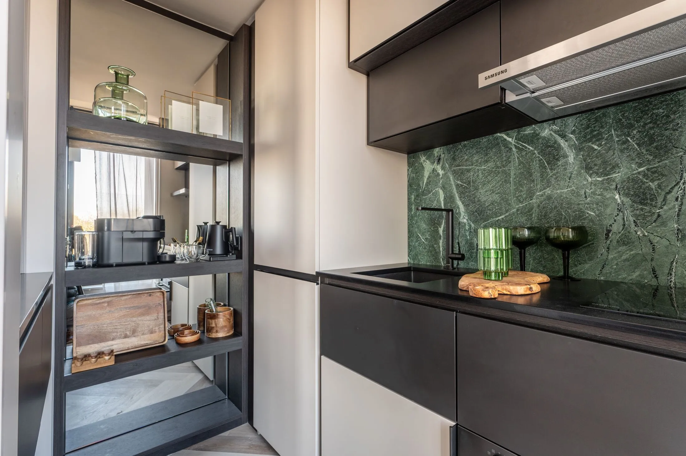 Flat Willesden Lane in Greater London