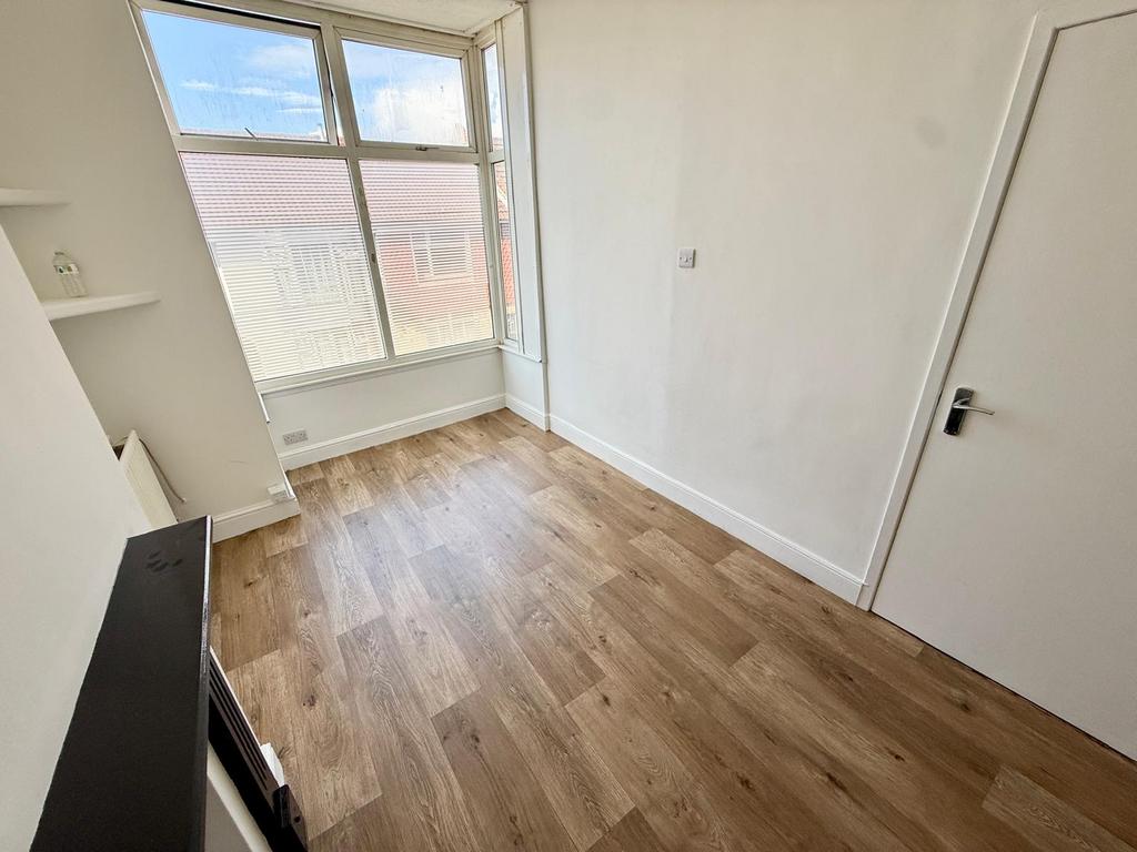 Flat Twyford Avenue in Portsmouth