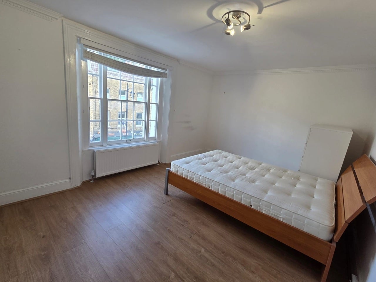 Flat Hoxton Street in Greater London