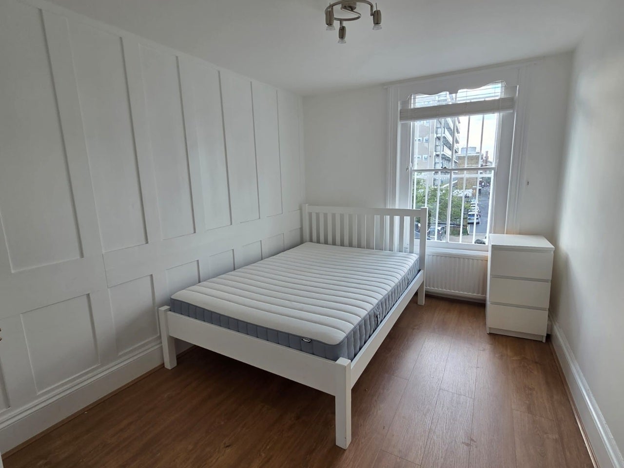 Flat Hoxton Street in Greater London
