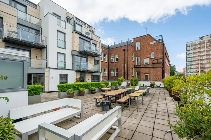 Flat Cherbury Street in Greater London