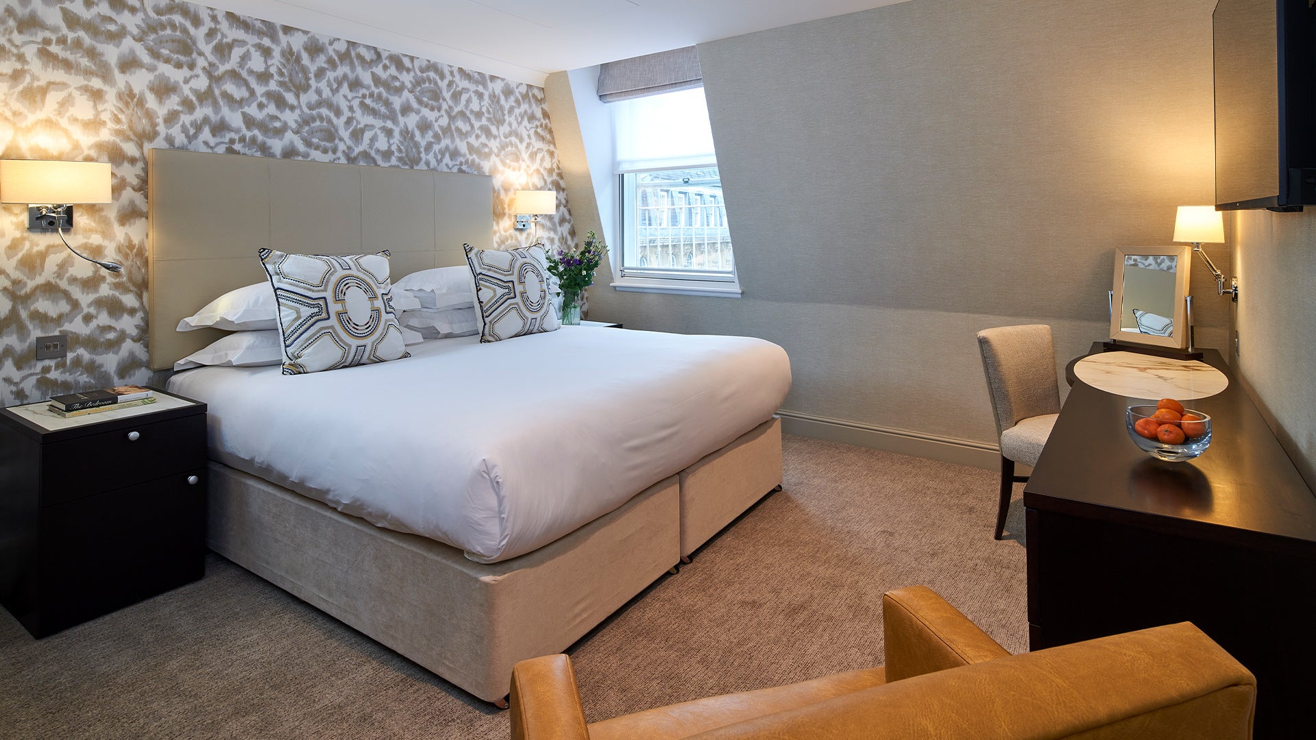 Flat Watling Street in City of London