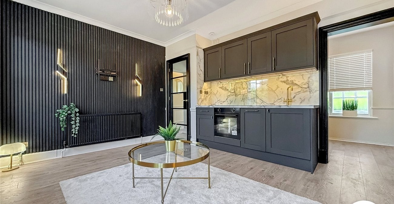 Flat Mottingham Road in Greater London