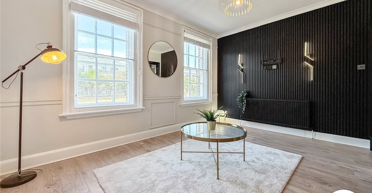 Flat Mottingham Road in Greater London