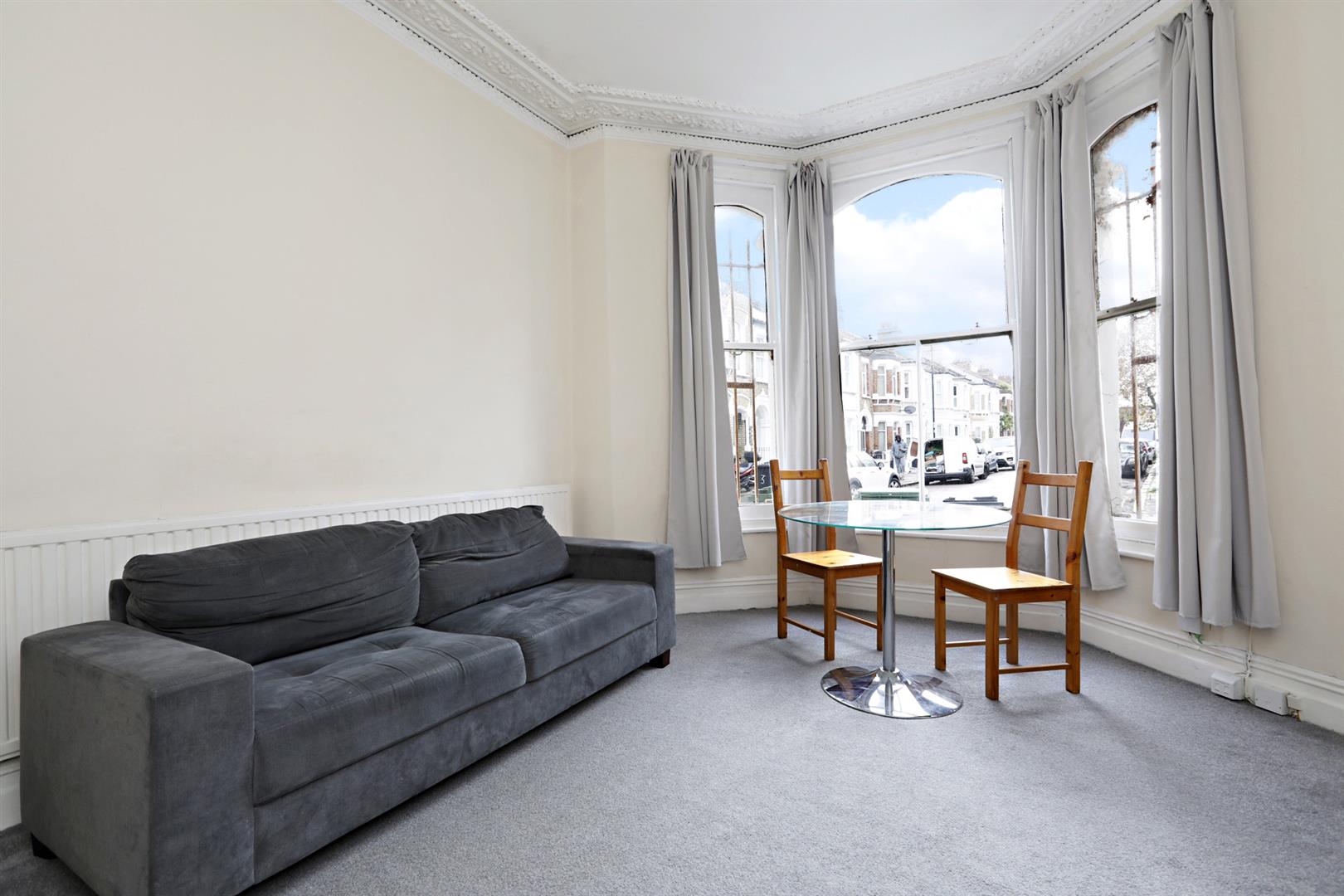 Flat Tregothnan Road in Greater London