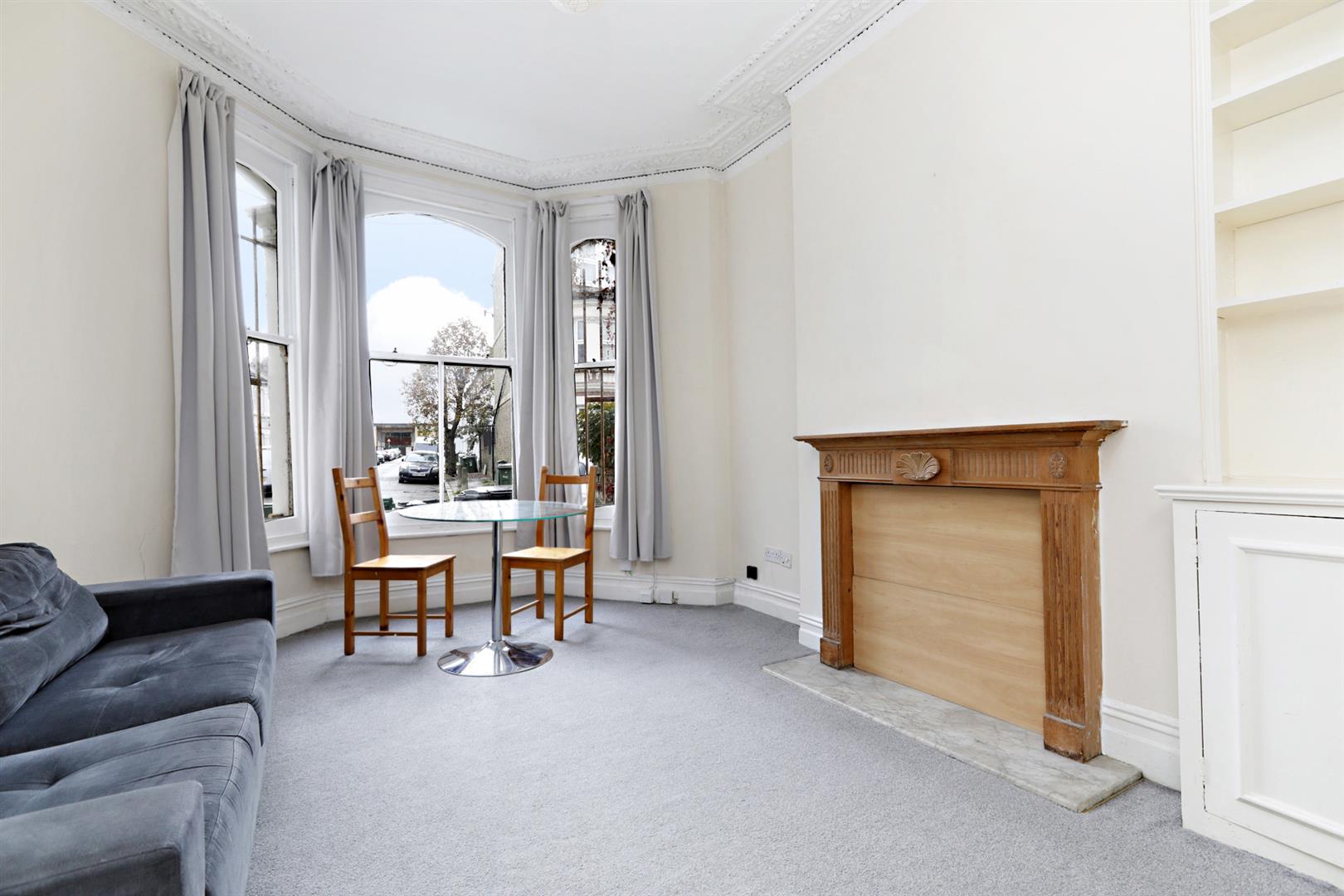Flat Tregothnan Road in Greater London