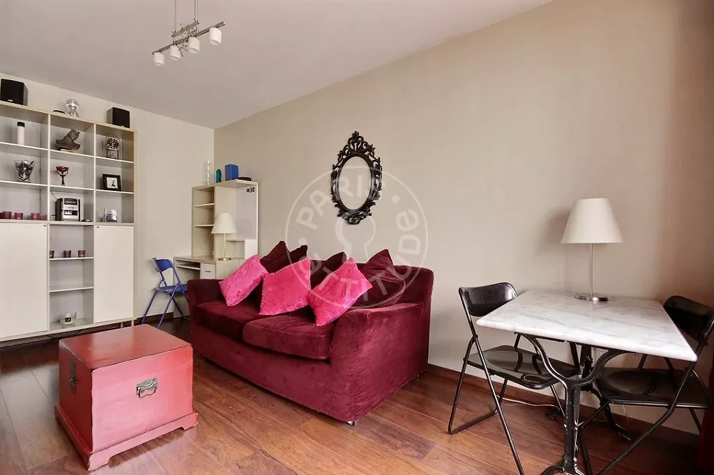 Appartement Rue de Cîteaux à Paris