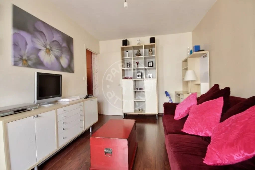 Appartement Rue de Cîteaux à Paris