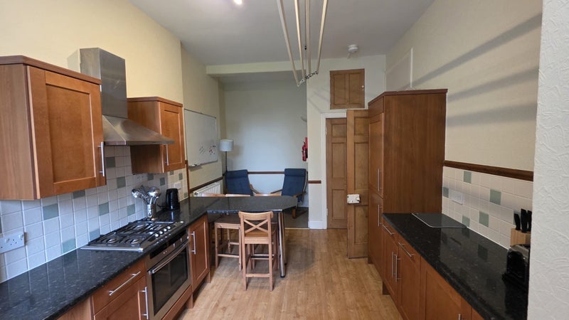 Room Strathfillan Road in City of Edinburgh