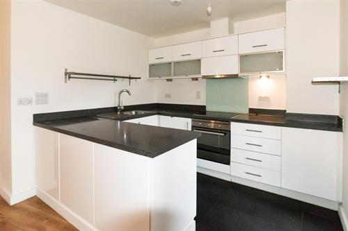 Flat Oakleigh Road South in Greater London