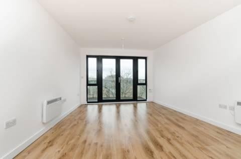 Flat Oakleigh Road South in Greater London