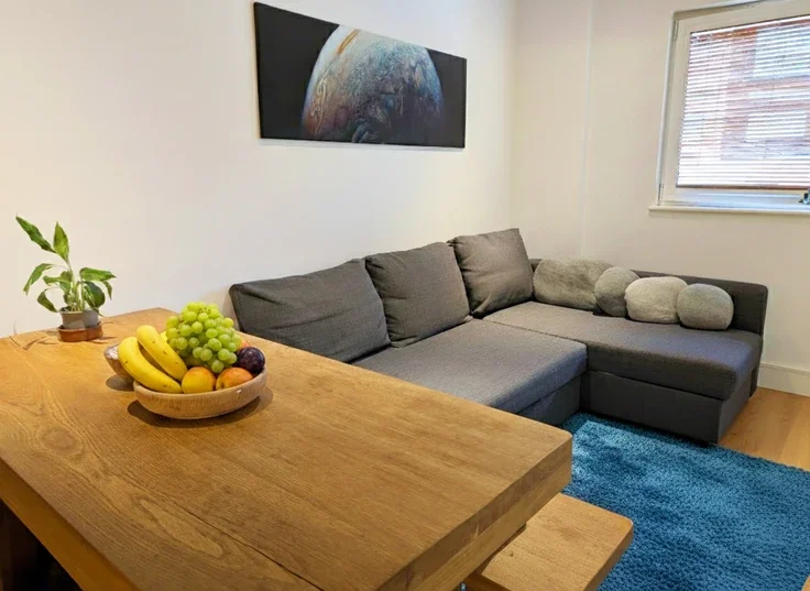 Flat Skerne Road in Greater London