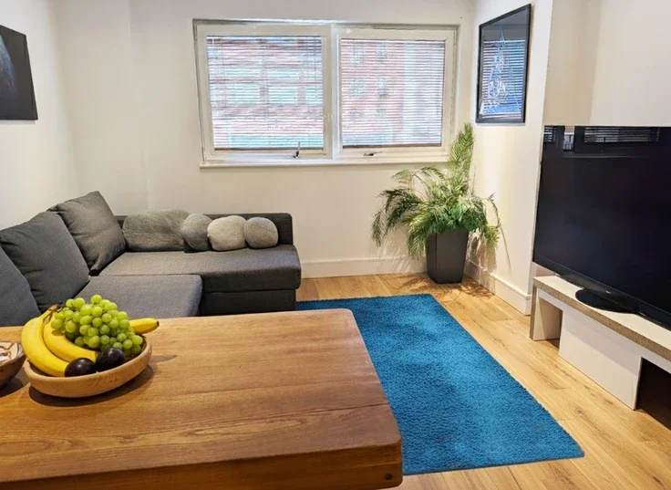 Flat Skerne Road in Greater London