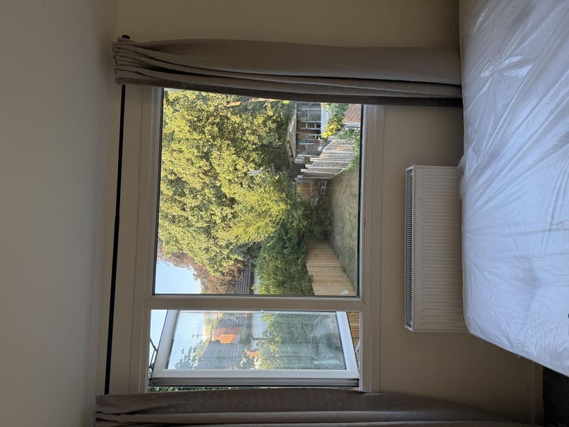 Room Merseybank Avenue in Manchester