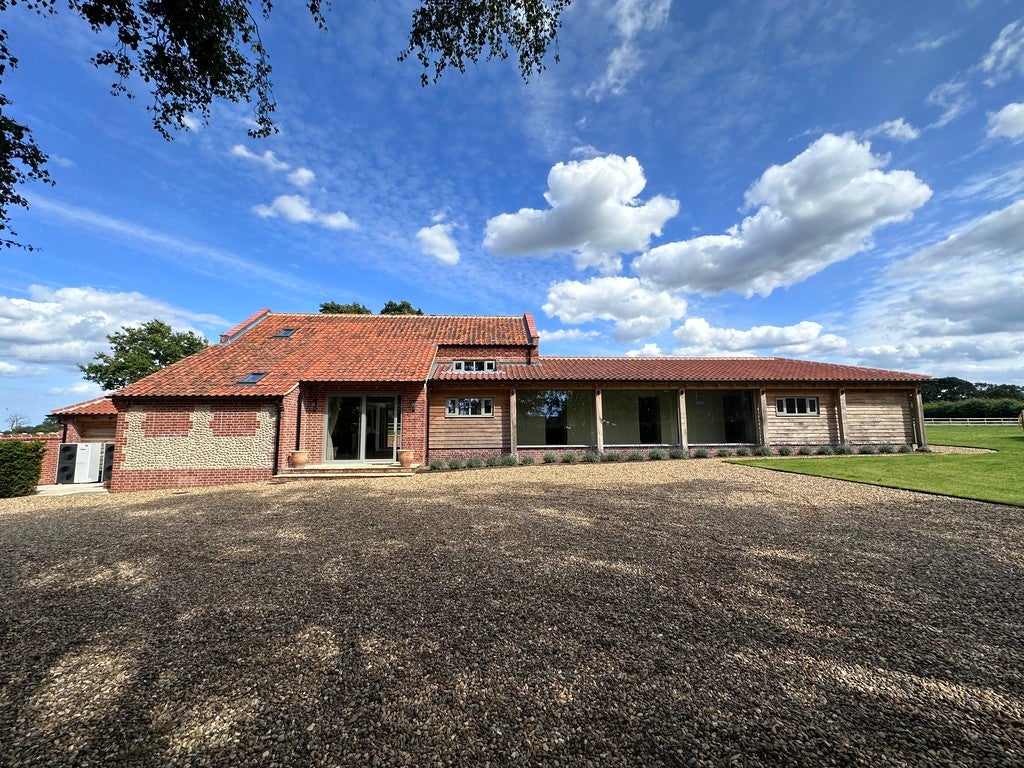 Flat Guestwick Road in Broadland