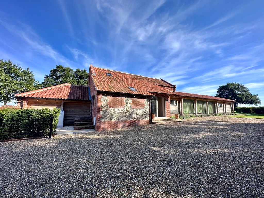 Flat Guestwick Road in Broadland