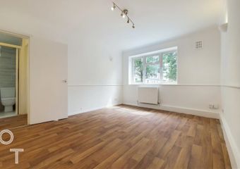 Flat Leighton Crescent in Lincoln