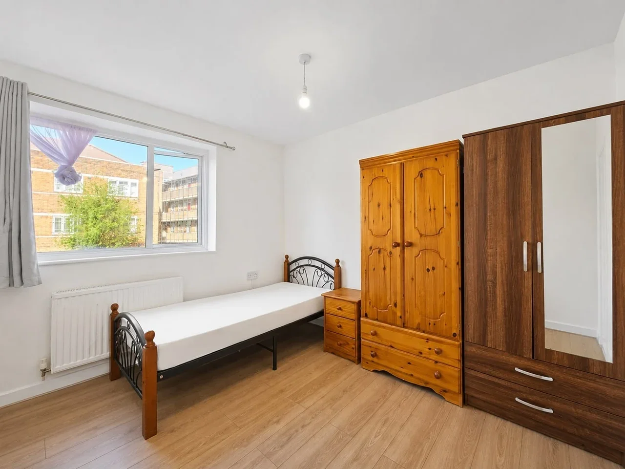 House Duckett Street in Greater London
