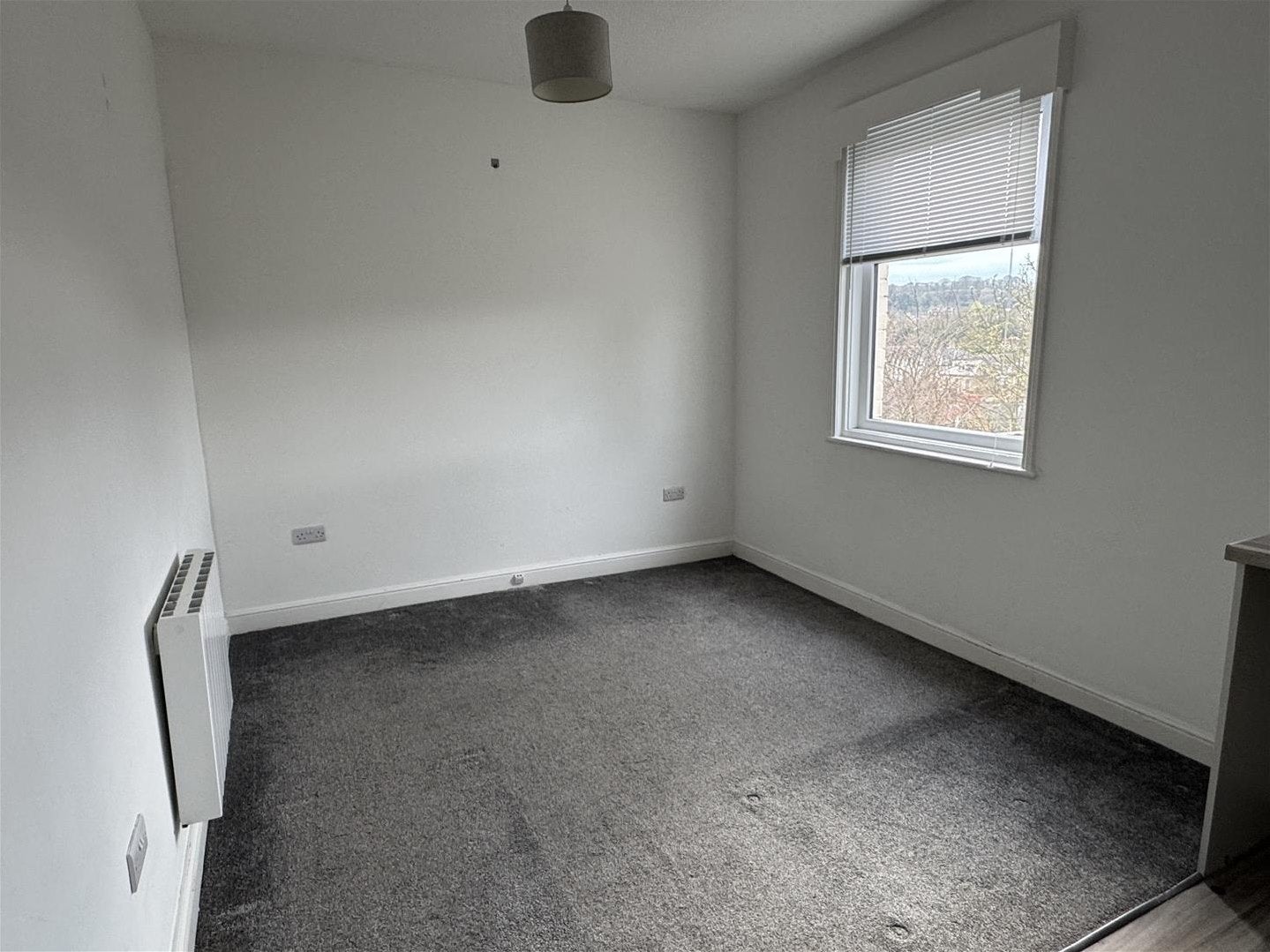 Flat Cambridge Terrace in Scarborough