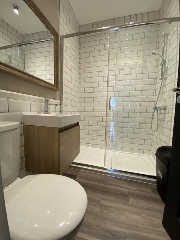 Room Gardenia Grove in Nottingham