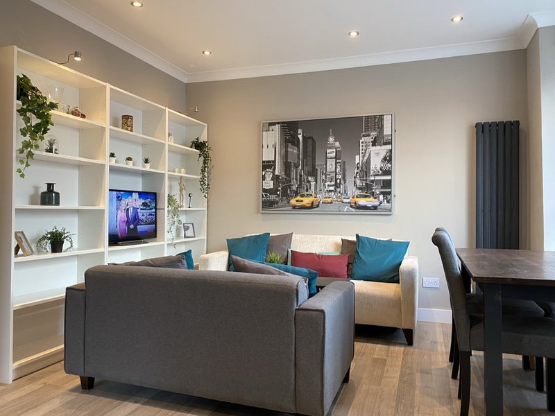 Room Gardenia Grove in Nottingham