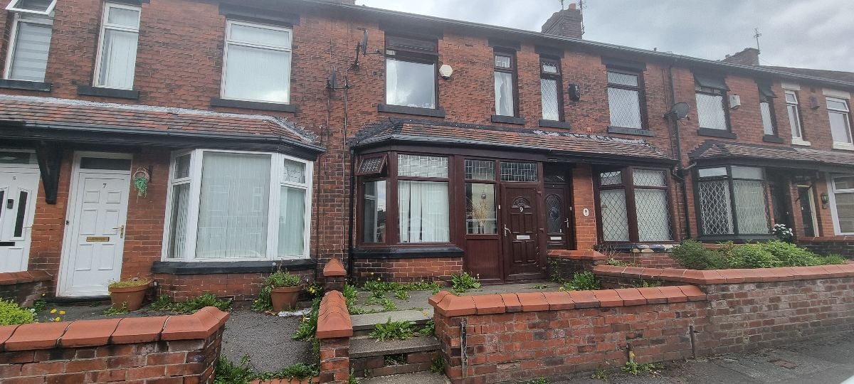 House Prince Edward Avenue in Oldham