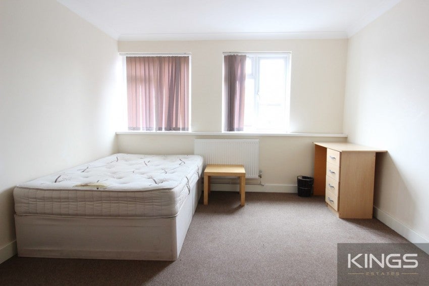Flat Portswood Road in Southampton